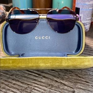 GUCCI SUNGLASSES